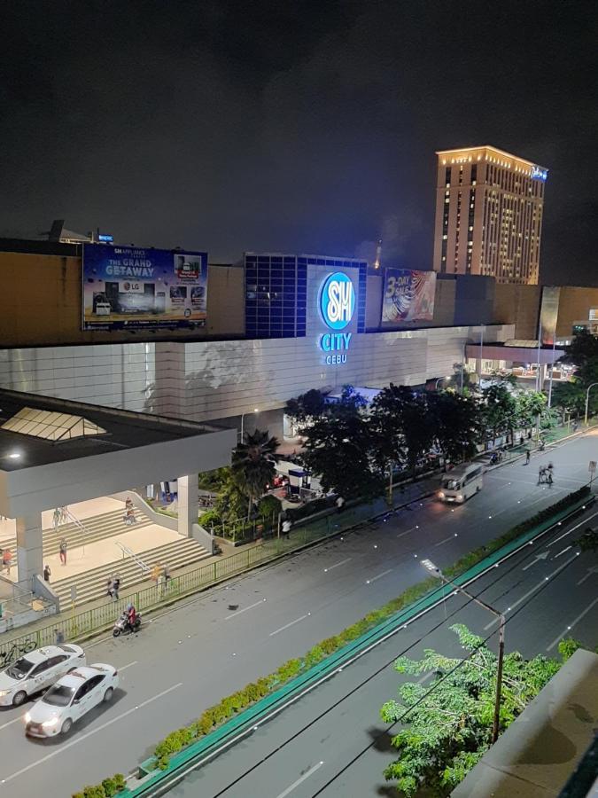 1809 Sunvida Tower Condo Across Sm City Cebú Exterior foto