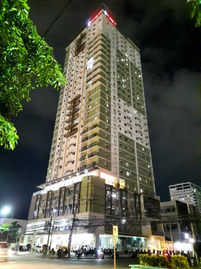 1809 Sunvida Tower Condo Across Sm City Cebú Exterior foto